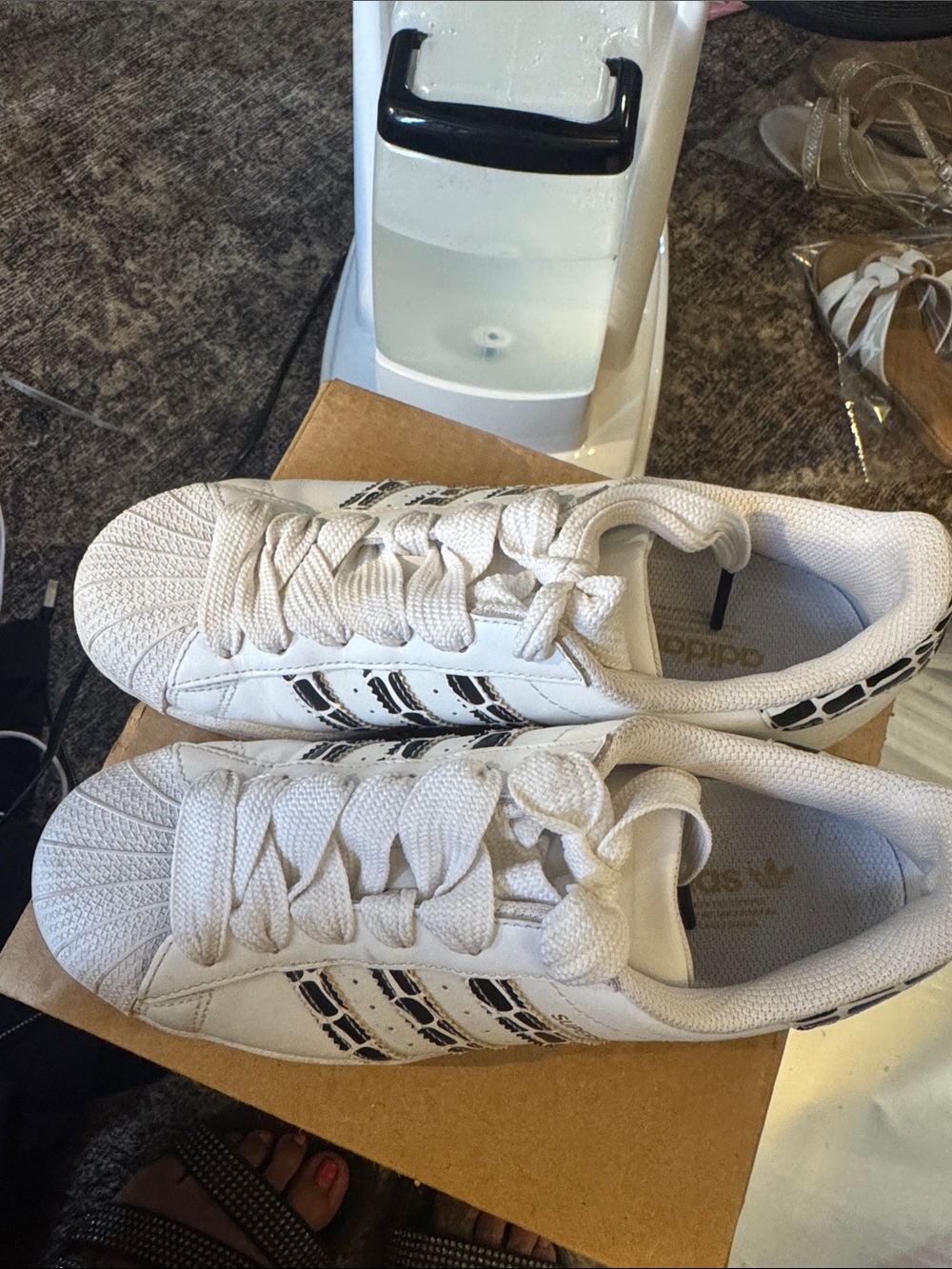 adidas Superstar women’s white size 7